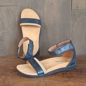 EUC Spenco Sandals Women's sz 8B Jasmine Ankle Strap Black/Gold Flat Sandals